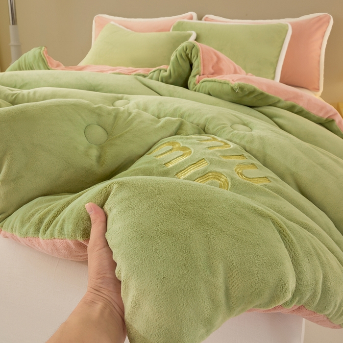 91家纺网 家纺一手货源 找家纺 梦初语 2025新款牛奶绒被子冬被冬季加厚保暖棉被宿舍单人被芯2025新款被褥（热款产品） min-绿