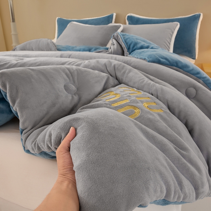 91家纺网 家纺一手货源 找家纺 梦初语 2025新款牛奶绒被子冬被冬季加厚保暖棉被宿舍单人被芯2025新款被褥（热款产品） min-灰