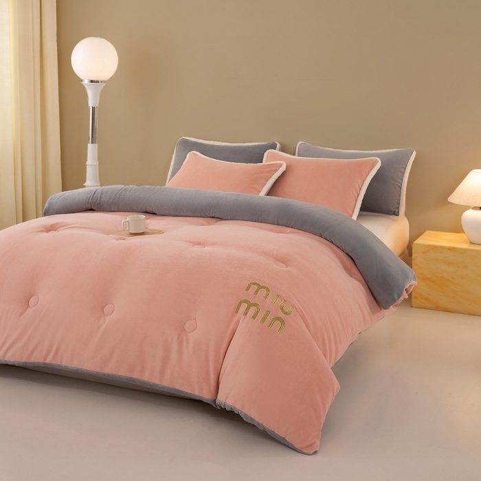 91家纺网 家纺一手货源 找家纺 梦初语 2025新款牛奶绒被子冬被冬季加厚保暖棉被宿舍单人被芯2025新款被褥（热款产品） min-玉