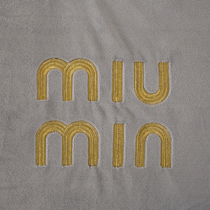 91家纺网 家纺一手货源 找家纺 梦初语 2025新款牛奶绒被子冬被冬季加厚保暖棉被宿舍单人被芯2025新款被褥（热款产品） min-灰