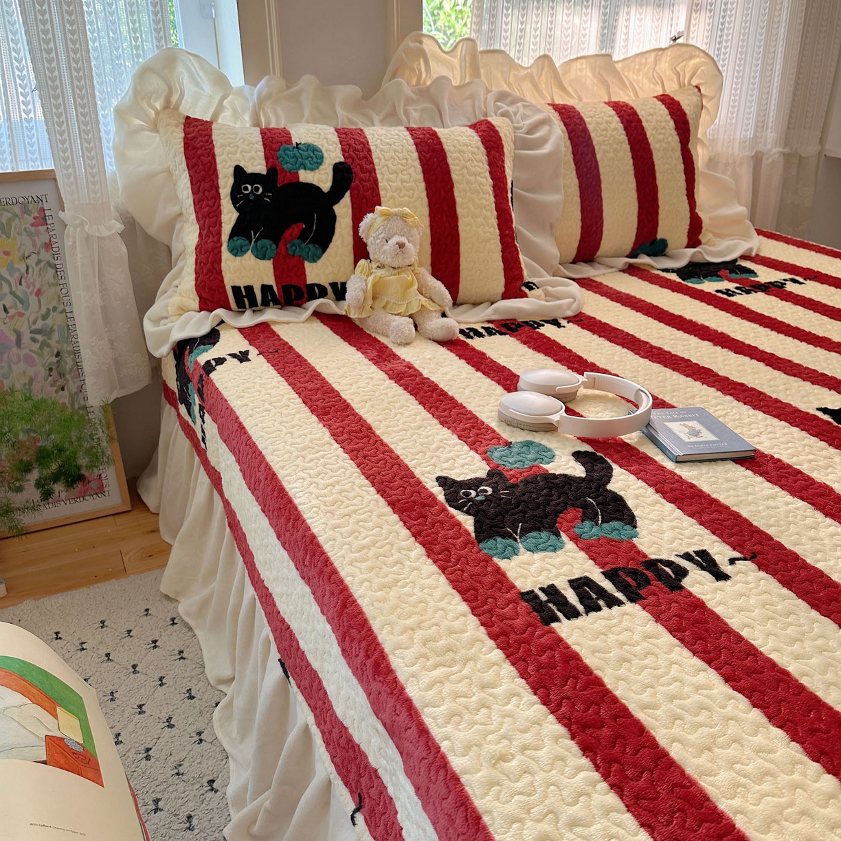 91家纺网 家纺一手货源 找家纺 红嘴企鹅 2025新款花边加厚牛奶绒单品床盖单件床盖三件套 平安猫