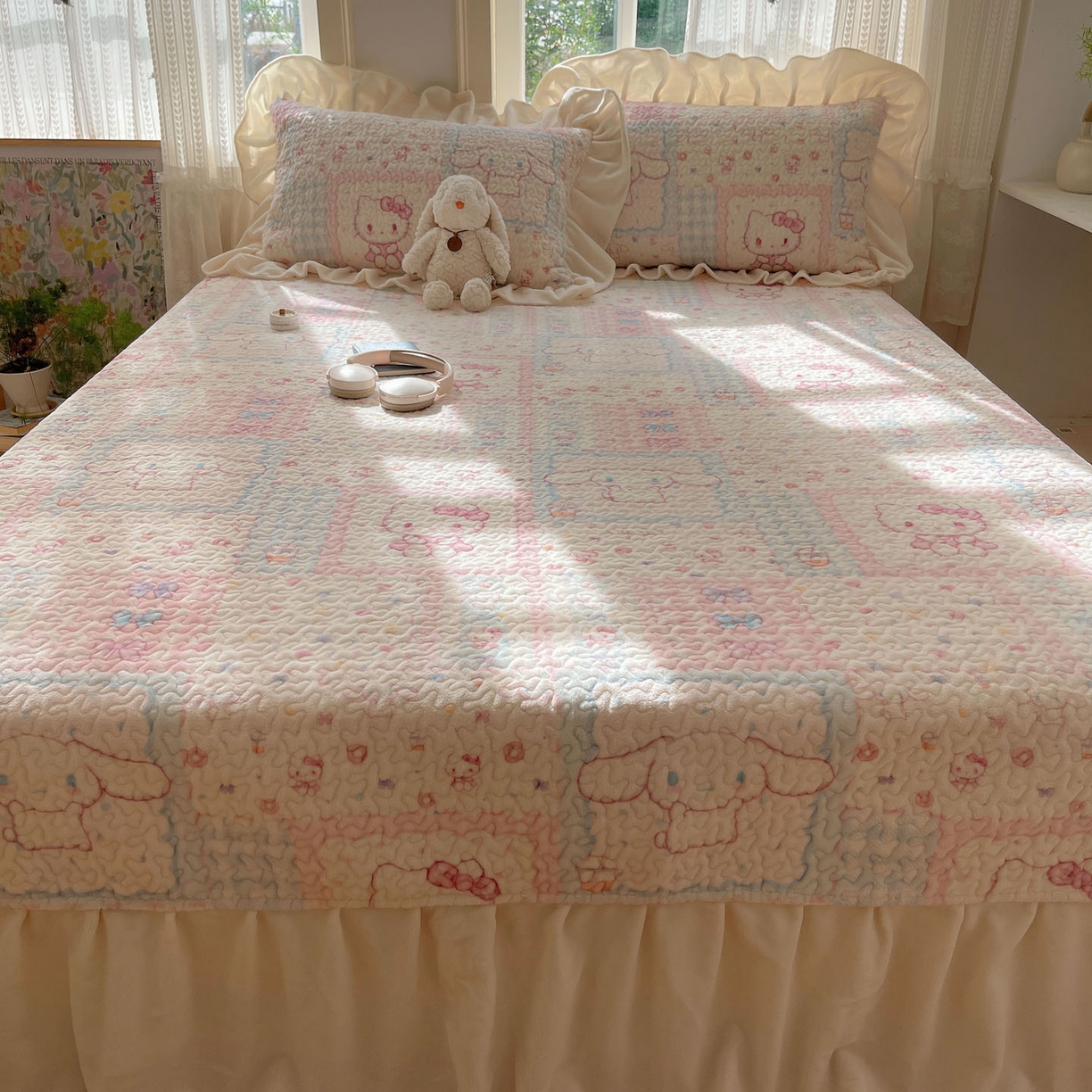 91家纺网 家纺一手货源 找家纺 红嘴企鹅 2025新款花边加厚牛奶绒单品床盖单件床盖三件套 少女猫咪