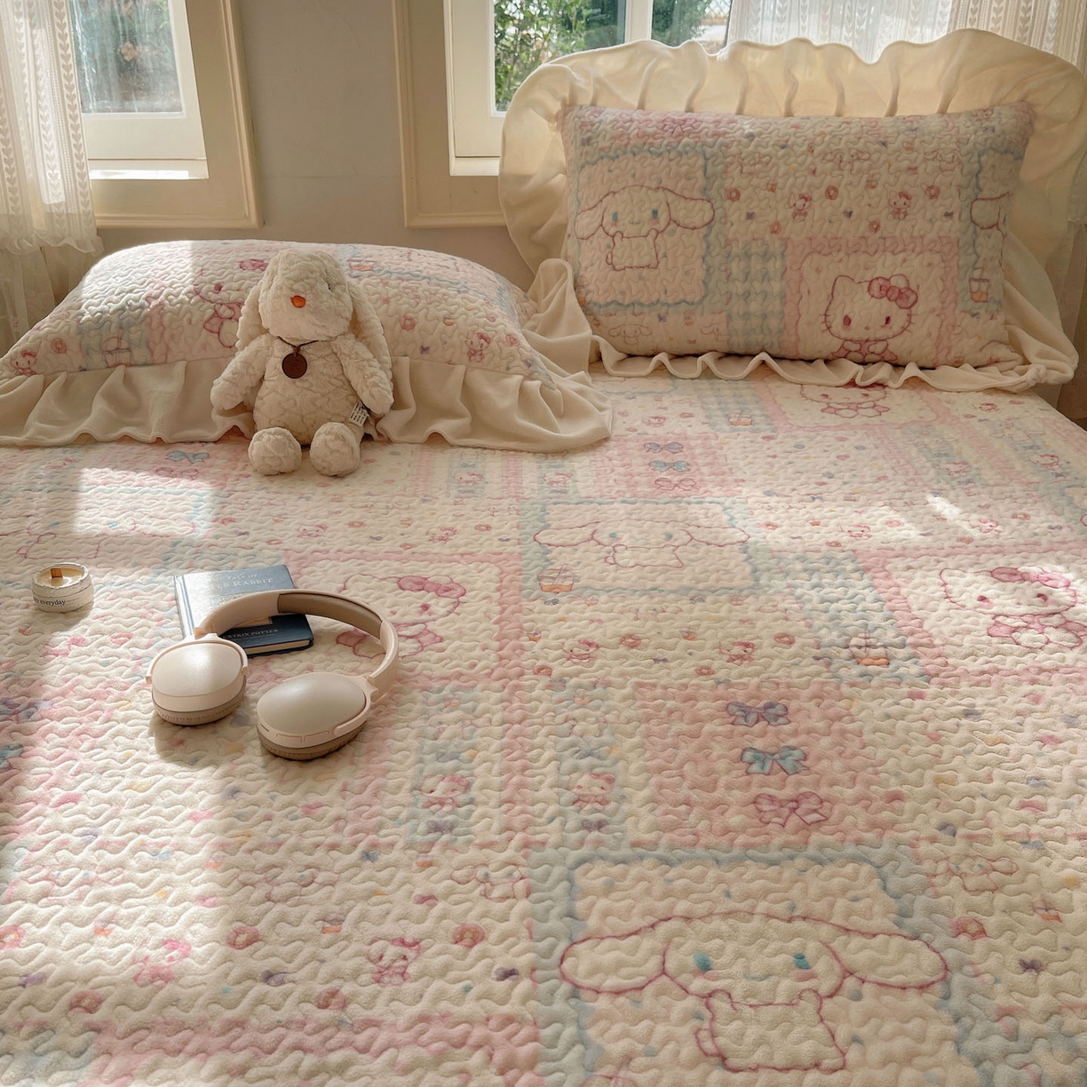 91家纺网 家纺一手货源 找家纺 红嘴企鹅 2025新款花边加厚牛奶绒单品床盖单件床盖三件套 少女猫咪