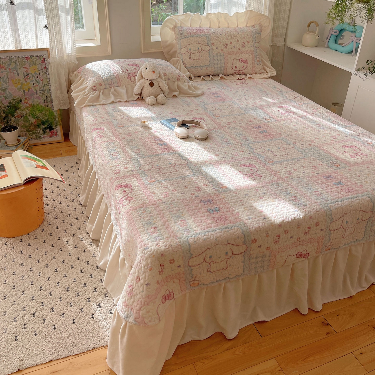 91家纺网 家纺一手货源 找家纺 红嘴企鹅 2025新款花边加厚牛奶绒单品床盖单件床盖三件套 少女猫咪