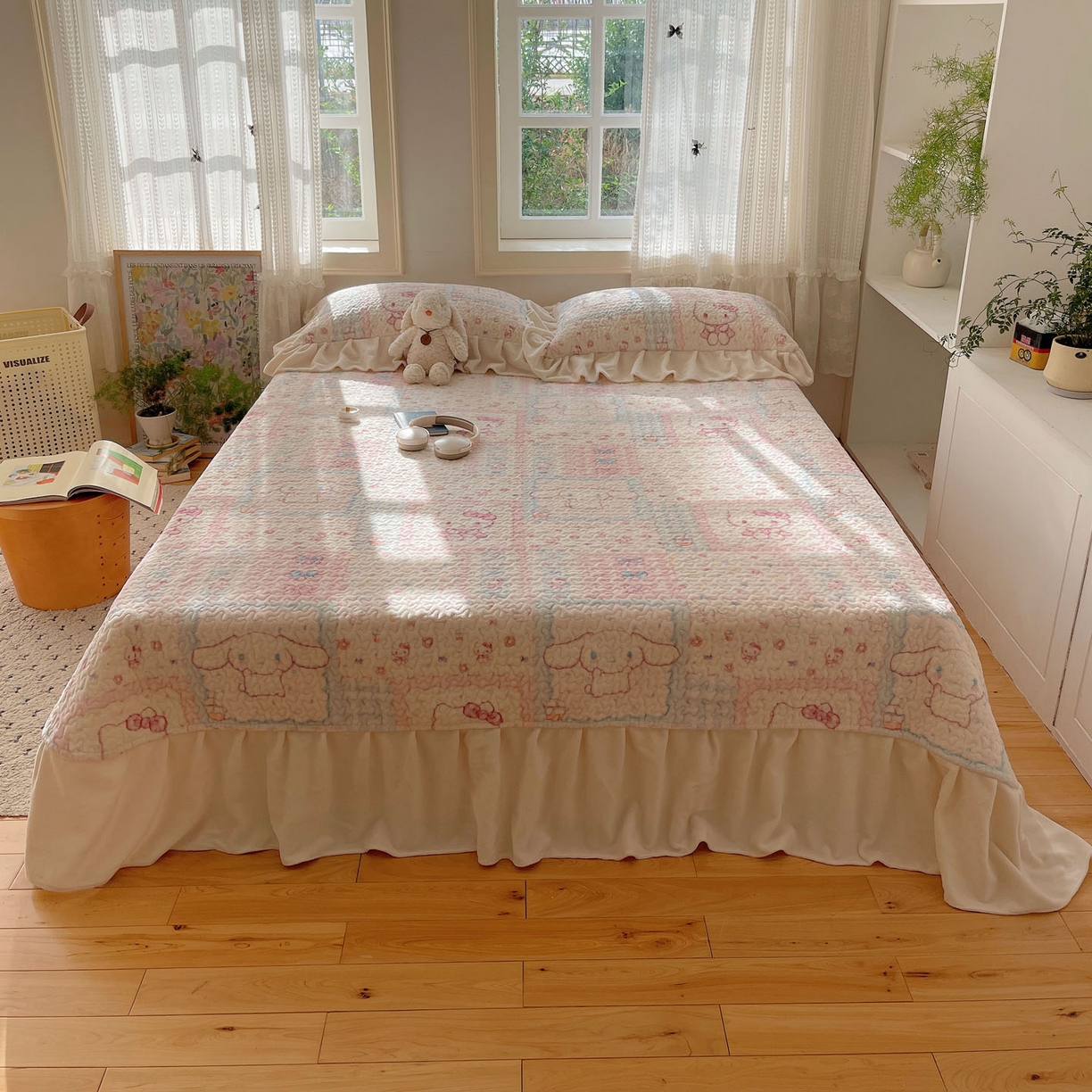 91家纺网 家纺一手货源 找家纺 红嘴企鹅 2025新款花边加厚牛奶绒单品床盖单件床盖三件套 少女猫咪