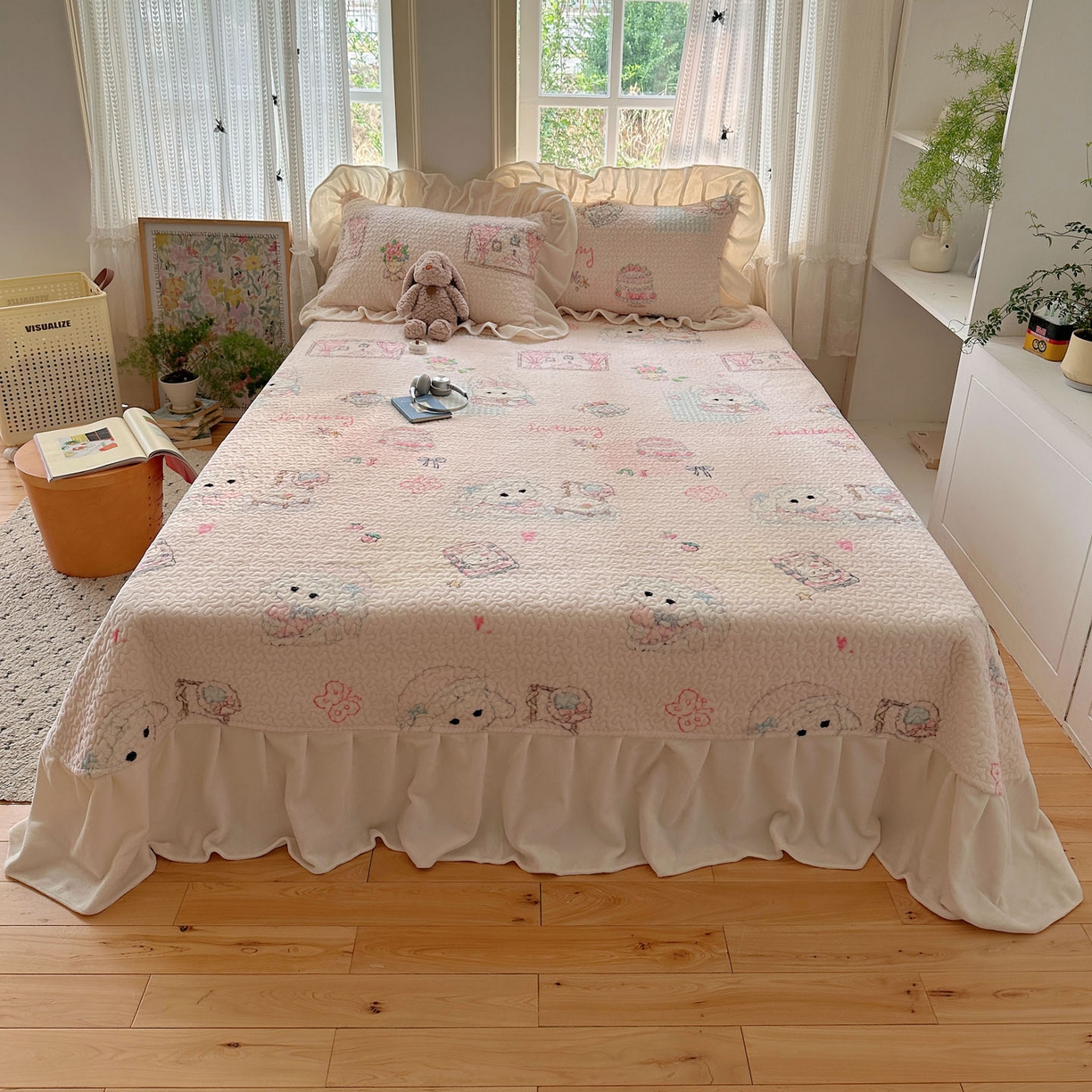 91家纺网 家纺一手货源 找家纺 红嘴企鹅 2025新款花边加厚牛奶绒单品床盖单件床盖三件套 生日Party