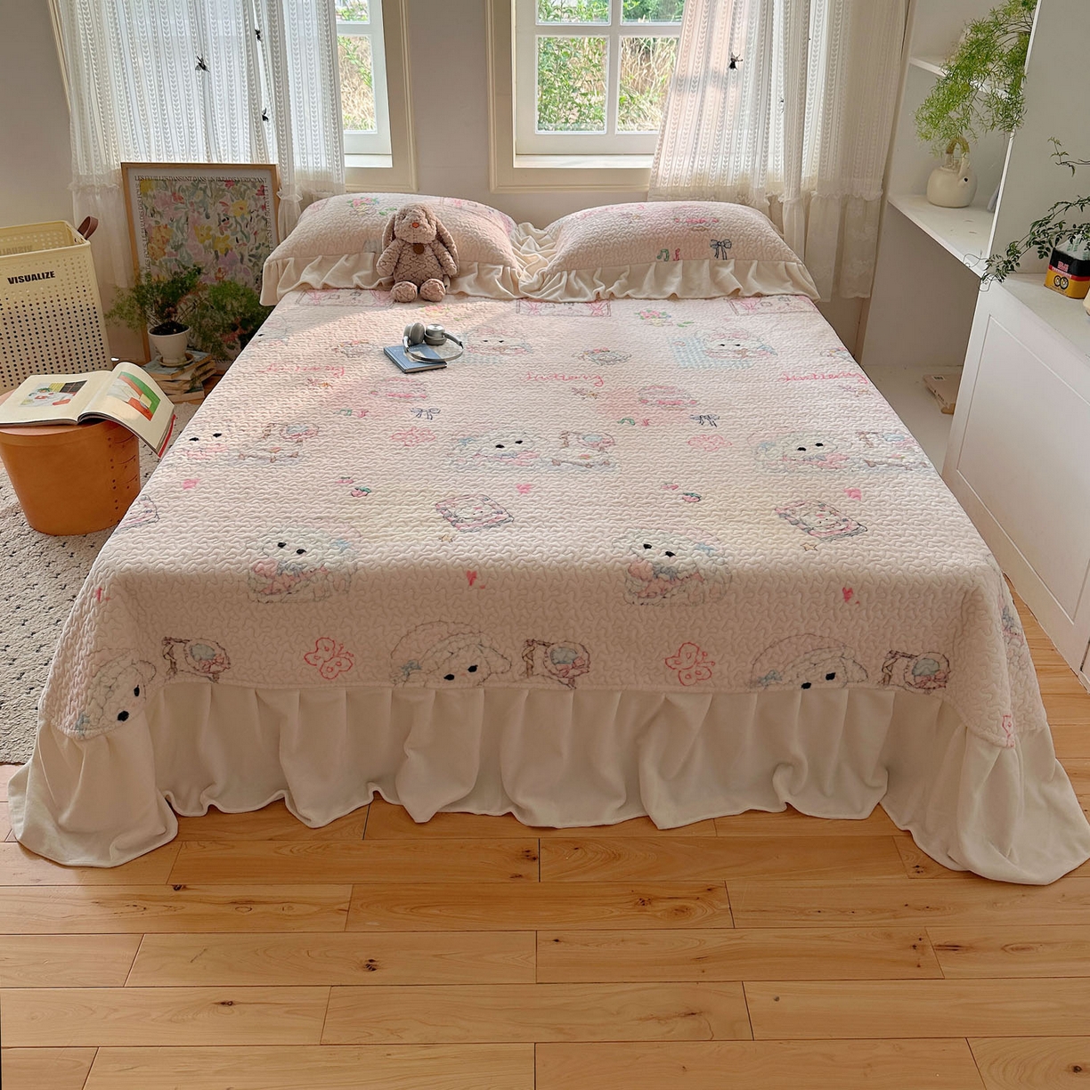 91家纺网 家纺一手货源 找家纺 红嘴企鹅 2025新款花边加厚牛奶绒单品床盖单件床盖三件套 生日Party