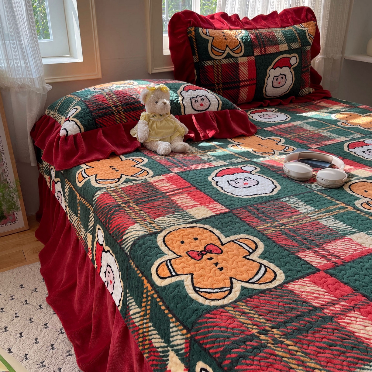 91家纺网 家纺一手货源 找家纺 红嘴企鹅 2025新款花边加厚牛奶绒单品床盖单件床盖三件套 圣诞老人