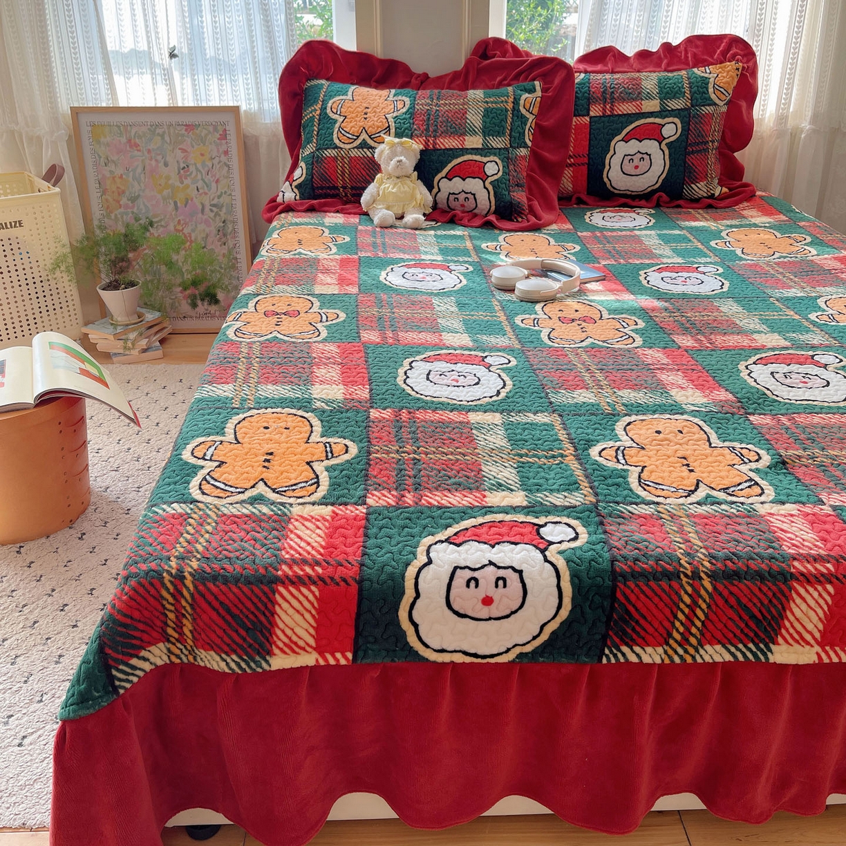 91家纺网 家纺一手货源 找家纺 红嘴企鹅 2025新款花边加厚牛奶绒单品床盖单件床盖三件套 圣诞老人