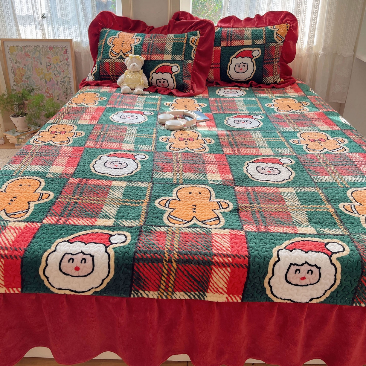 91家纺网 家纺一手货源 找家纺 红嘴企鹅 2025新款花边加厚牛奶绒单品床盖单件床盖三件套 圣诞老人