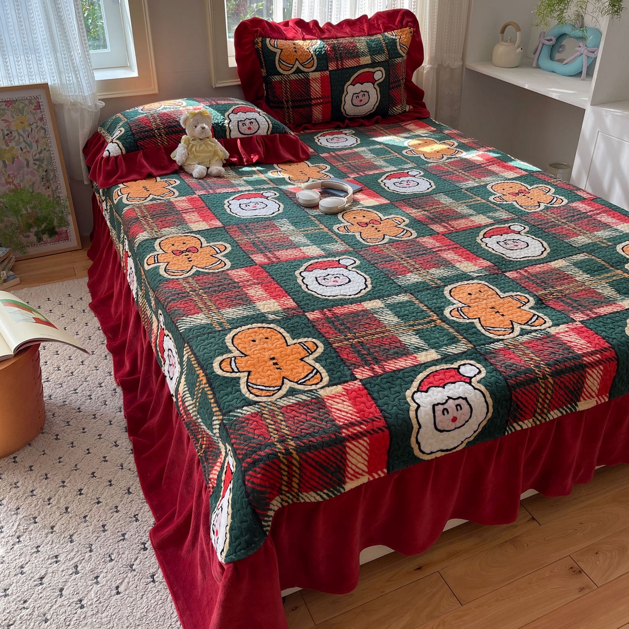 91家纺网 家纺一手货源 找家纺 红嘴企鹅 2025新款花边加厚牛奶绒单品床盖单件床盖三件套 圣诞老人