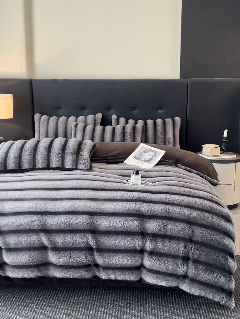 91家纺网 家纺一手货源 找家纺 （总）欧冠家纺 2025新款条纹兔毛绒牛奶绒四件套