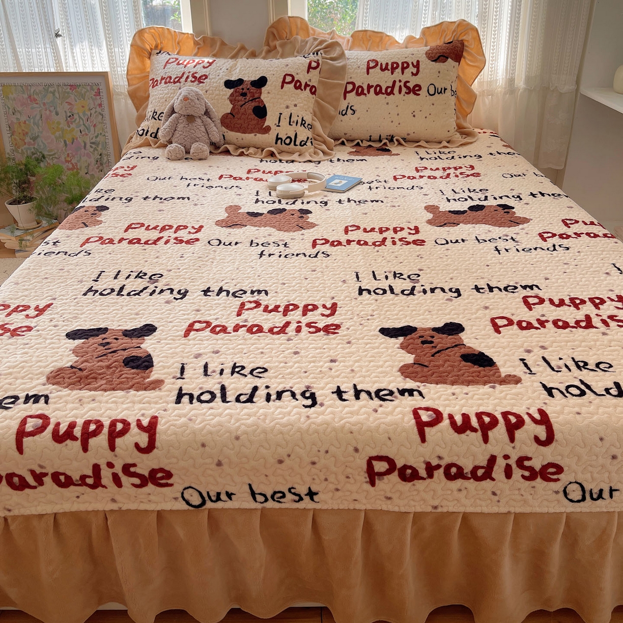 91家纺网 家纺一手货源 找家纺 红嘴企鹅 2025新款花边加厚牛奶绒单品床盖单件床盖三件套 淘气狗