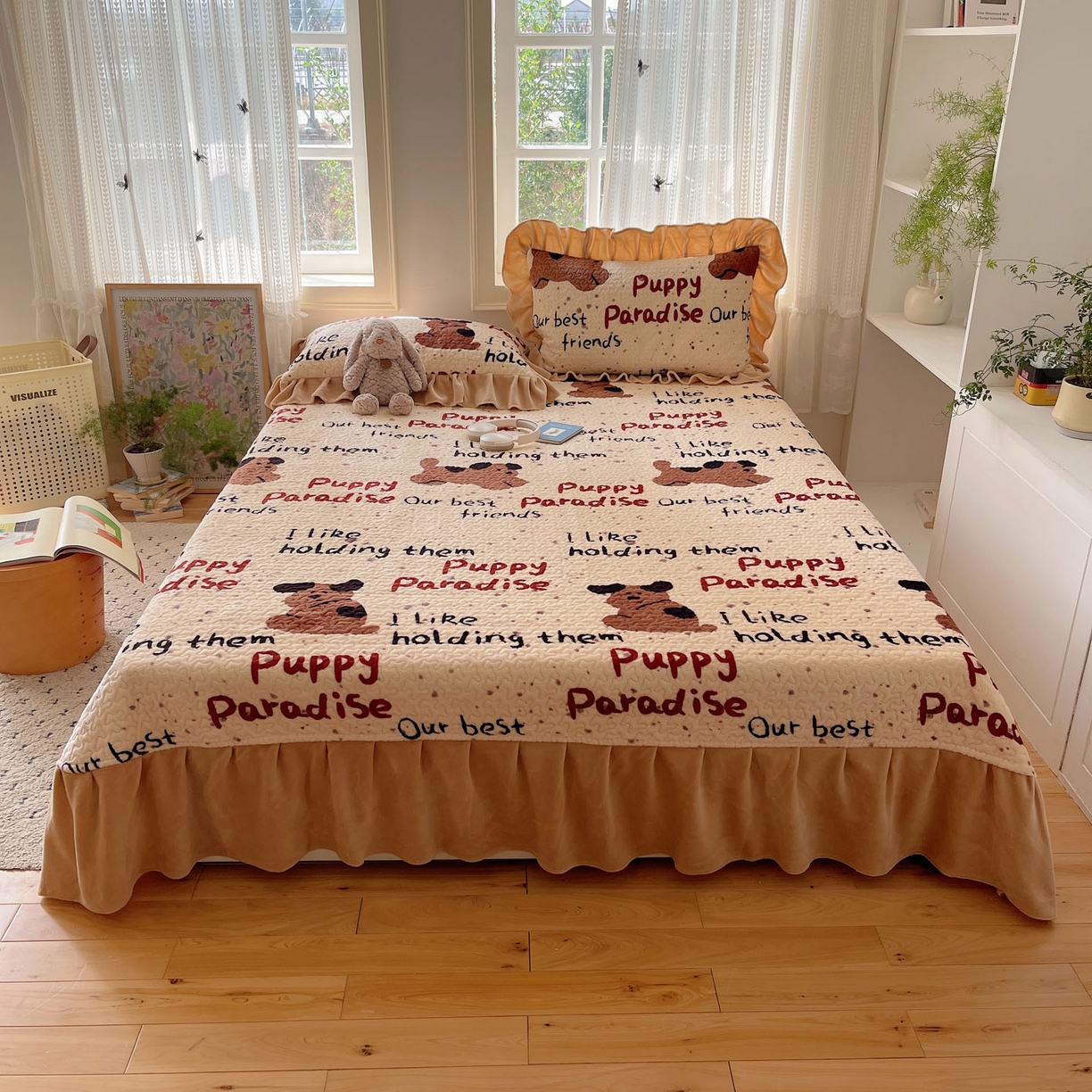 91家纺网 家纺一手货源 找家纺 红嘴企鹅 2025新款花边加厚牛奶绒单品床盖单件床盖三件套 淘气狗