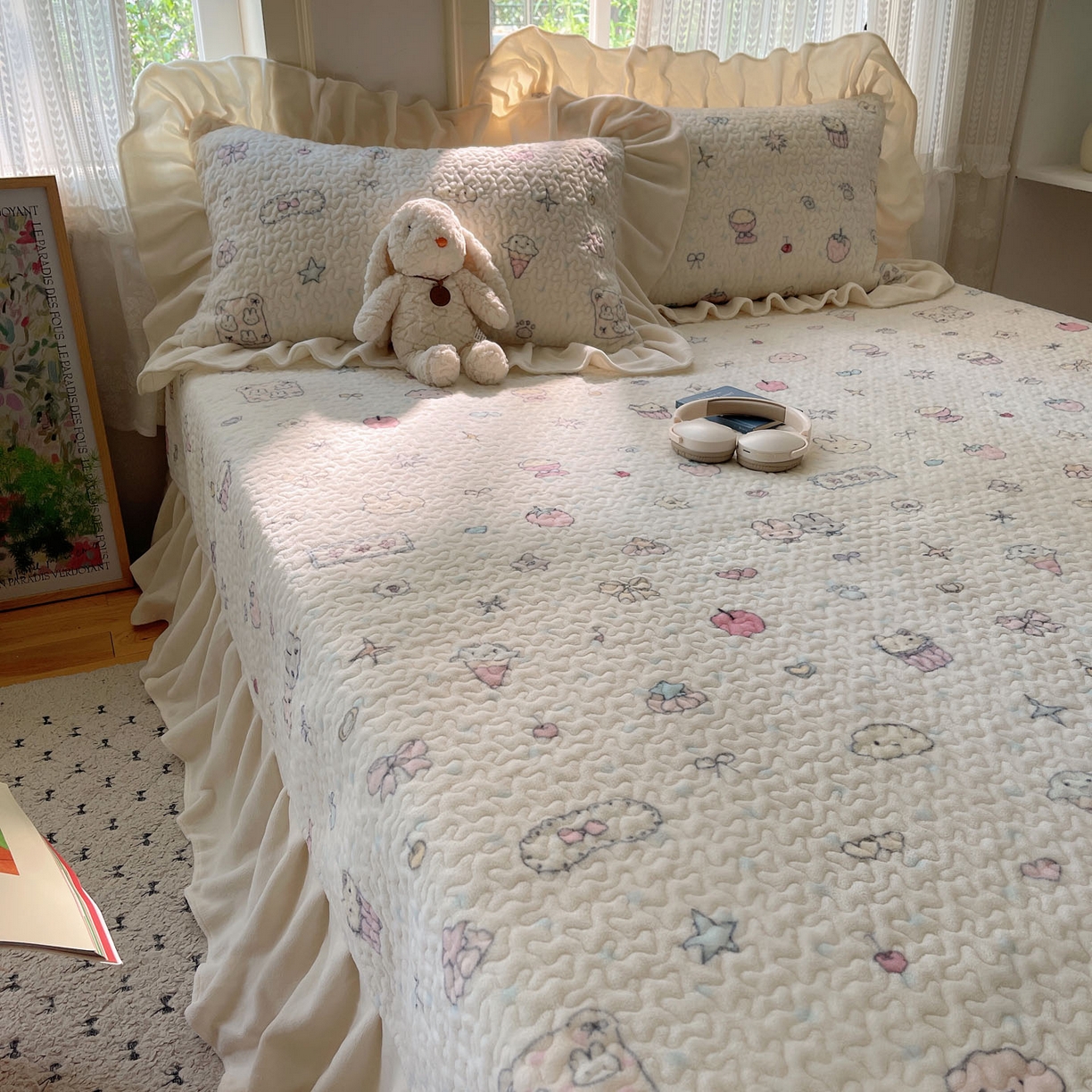 91家纺网 家纺一手货源 找家纺 红嘴企鹅 2025新款花边加厚牛奶绒单品床盖单件床盖三件套 小星甜点