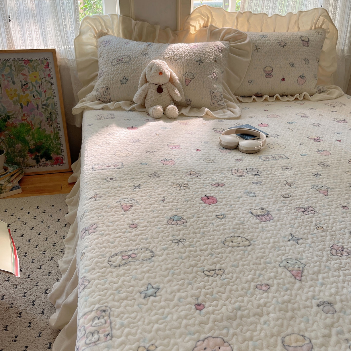 91家纺网 家纺一手货源 找家纺 红嘴企鹅 2025新款花边加厚牛奶绒单品床盖单件床盖三件套 小星甜点