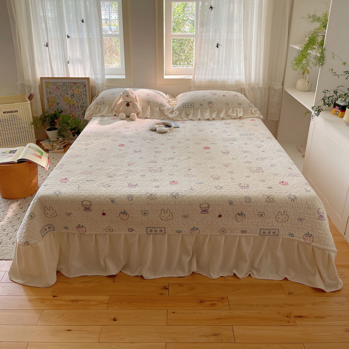 91家纺网 家纺一手货源 找家纺 红嘴企鹅 2025新款花边加厚牛奶绒单品床盖单件床盖三件套 小星甜点