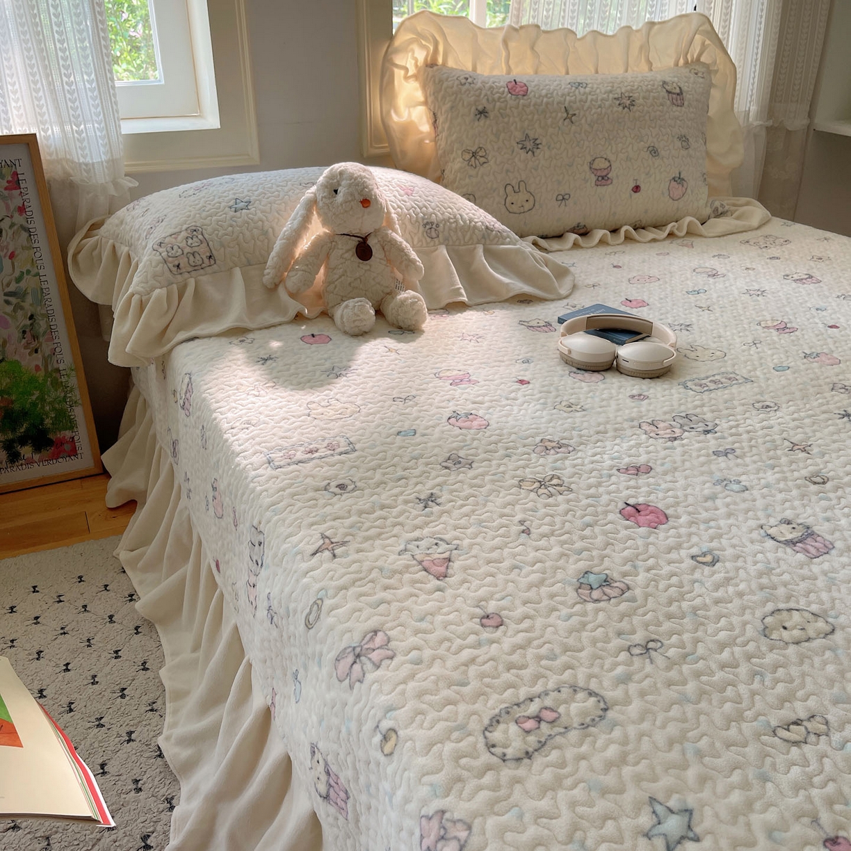 91家纺网 家纺一手货源 找家纺 红嘴企鹅 2025新款花边加厚牛奶绒单品床盖单件床盖三件套 小星甜点