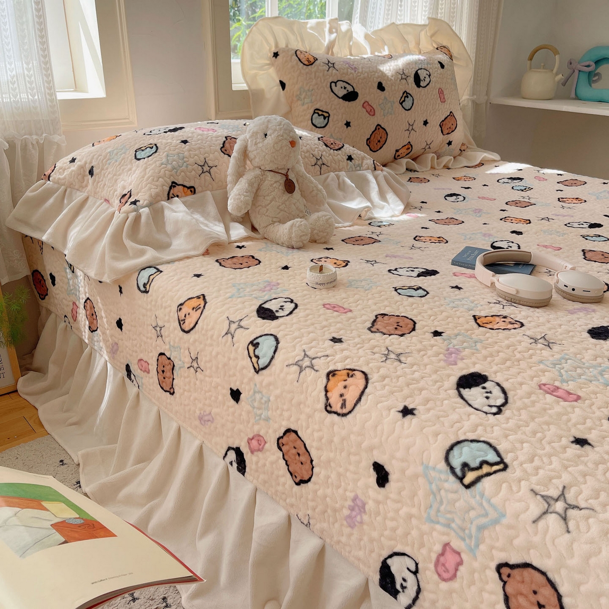 91家纺网 家纺一手货源 找家纺 红嘴企鹅 2025新款花边加厚牛奶绒单品床盖单件床盖三件套 星星乐园