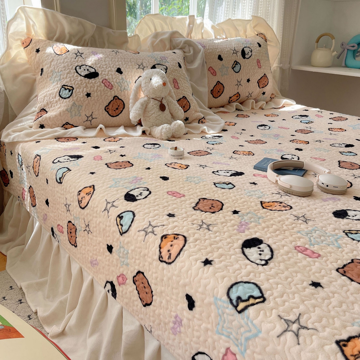 91家纺网 家纺一手货源 找家纺 红嘴企鹅 2025新款花边加厚牛奶绒单品床盖单件床盖三件套 星星乐园