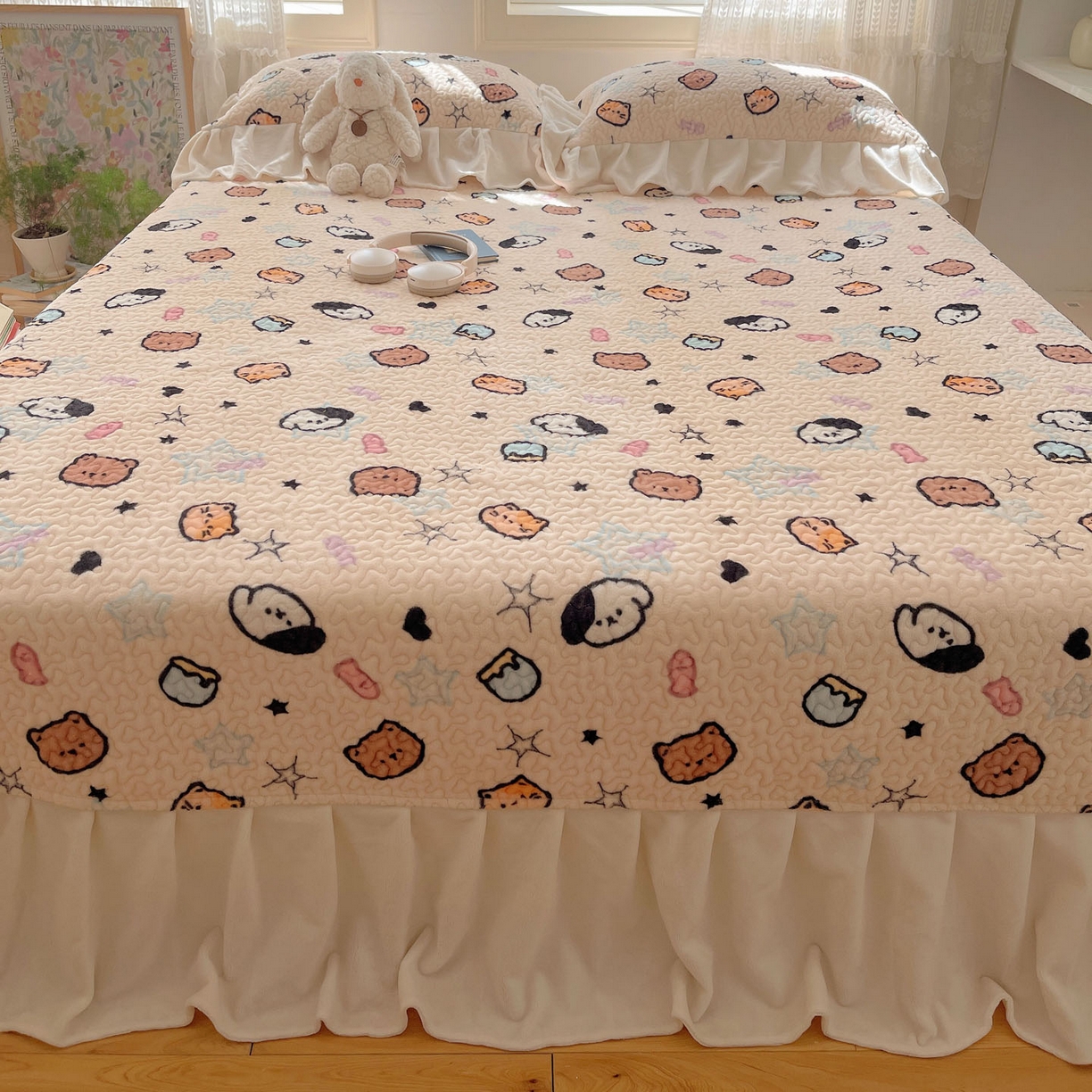 91家纺网 家纺一手货源 找家纺 红嘴企鹅 2025新款花边加厚牛奶绒单品床盖单件床盖三件套 星星乐园