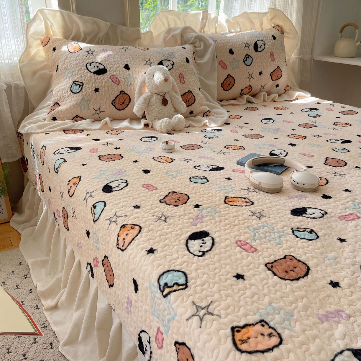 91家纺网 家纺一手货源 找家纺 红嘴企鹅 2025新款花边加厚牛奶绒单品床盖单件床盖三件套 星星乐园