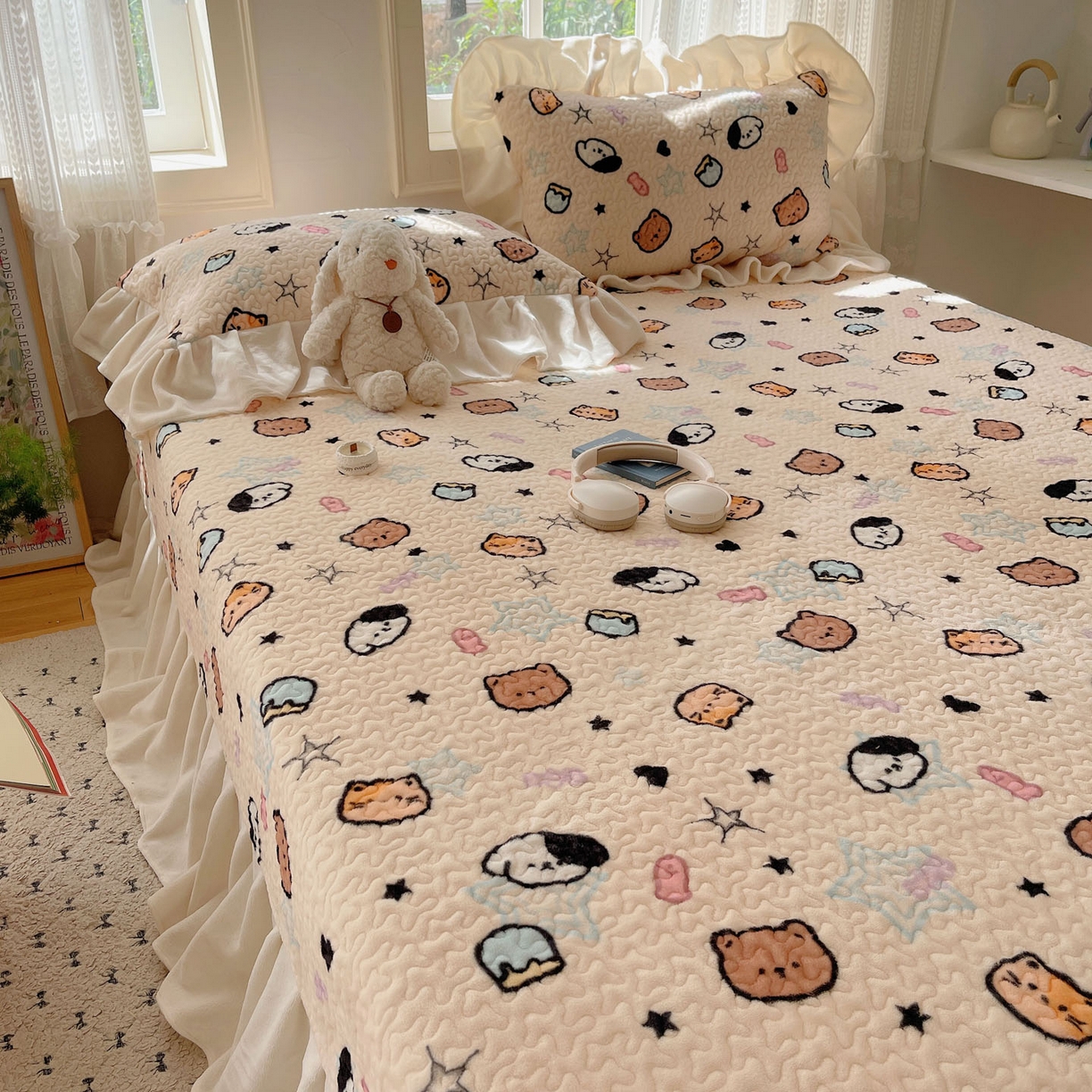 91家纺网 家纺一手货源 找家纺 红嘴企鹅 2025新款花边加厚牛奶绒单品床盖单件床盖三件套 星星乐园