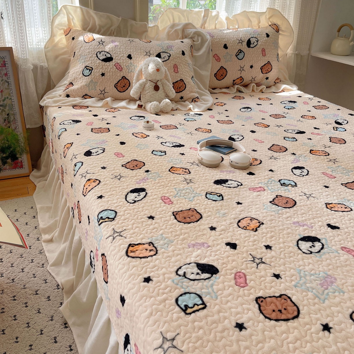 91家纺网 家纺一手货源 找家纺 红嘴企鹅 2025新款花边加厚牛奶绒单品床盖单件床盖三件套 星星乐园