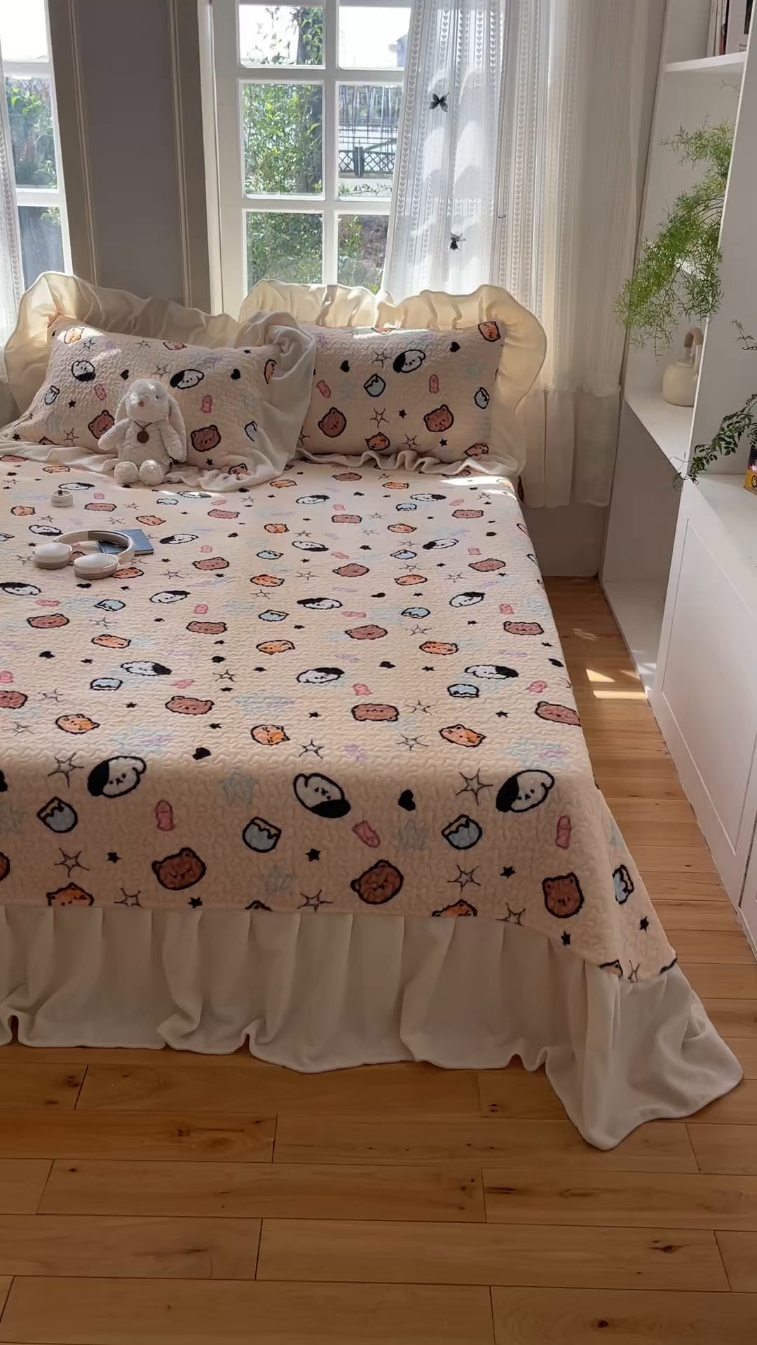 91家纺网 家纺一手货源 找家纺 红嘴企鹅 2025新款花边加厚牛奶绒单品床盖单件床盖三件套 星星乐园