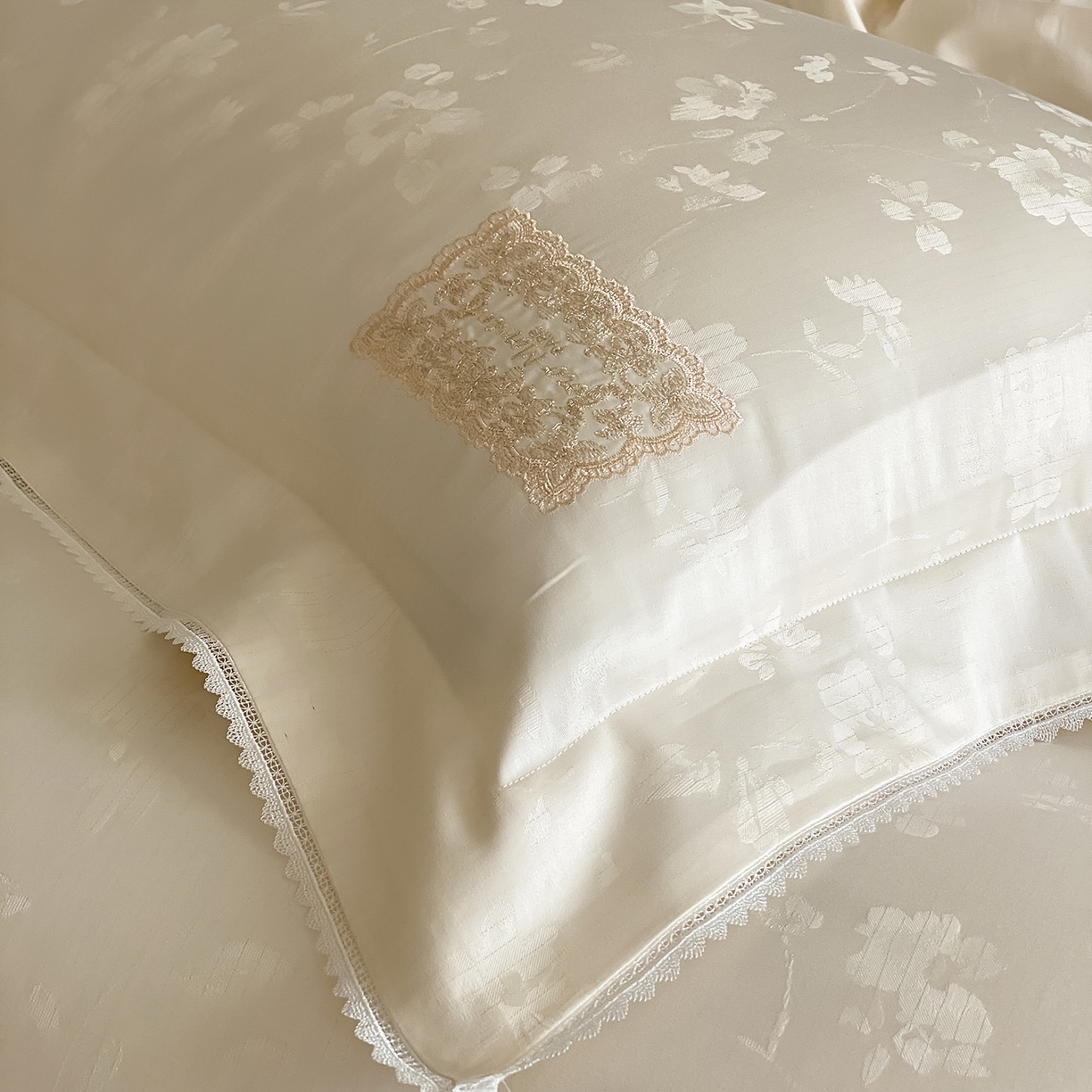 91家纺网 家纺一手货源 找家纺 太古汇家居 2025新款全棉提花系列四件套-塞纳河畔 塞纳河畔-香槟