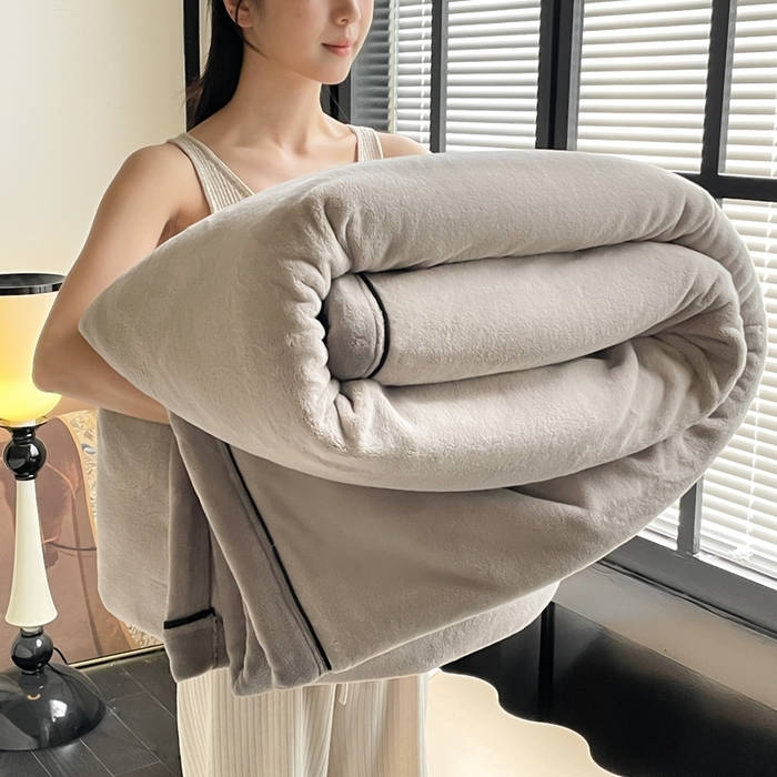 91家纺网 家纺一手货源 找家纺 （总）欧邦 2025新款加厚牛奶绒毛毯多功能盖毯毯子-素颜系列