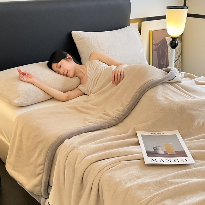 91家纺网 家纺一手货源 找家纺 欧邦 2025新款加厚牛奶绒毛毯多功能盖毯毯子-素颜系列 素颜-卡其