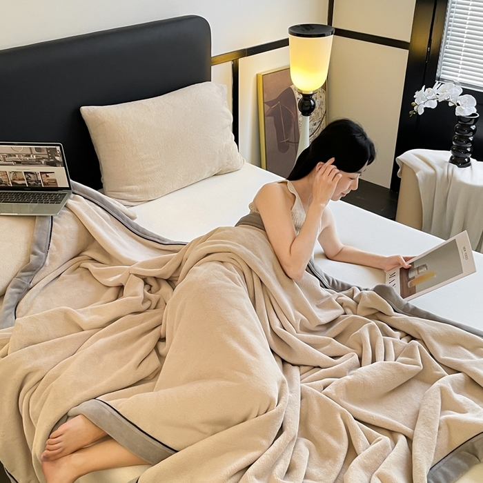 91家纺网 家纺一手货源 找家纺 欧邦 2025新款加厚牛奶绒毛毯多功能盖毯毯子-素颜系列 素颜-卡其