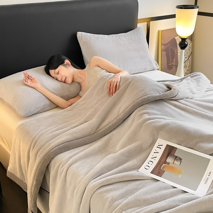 91家纺网 家纺一手货源 找家纺 欧邦 2025新款加厚牛奶绒毛毯多功能盖毯毯子-素颜系列 素颜-浅灰