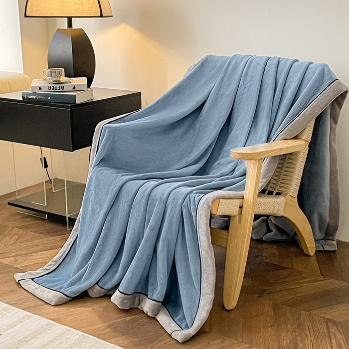 91家纺网 家纺一手货源 找家纺 欧邦 2025新款加厚牛奶绒毛毯多功能盖毯毯子-素颜系列 素颜-微蓝