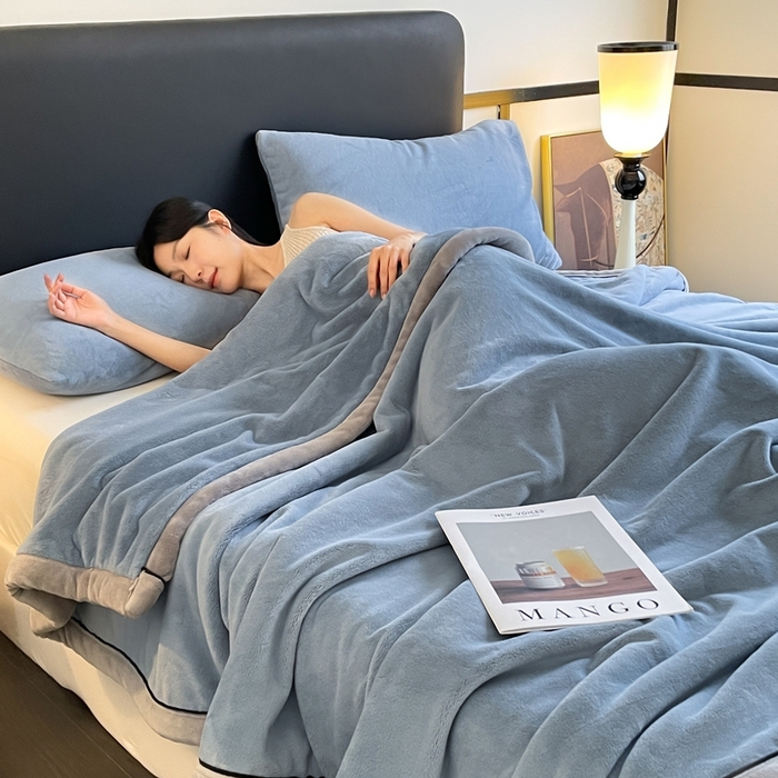 91家纺网 家纺一手货源 找家纺 欧邦 2025新款加厚牛奶绒毛毯多功能盖毯毯子-素颜系列 素颜-微蓝