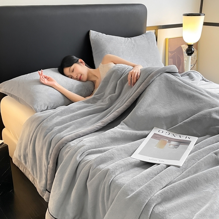 91家纺网 家纺一手货源 找家纺 欧邦 2025新款加厚牛奶绒毛毯多功能盖毯毯子-素颜系列 素颜-雾灰