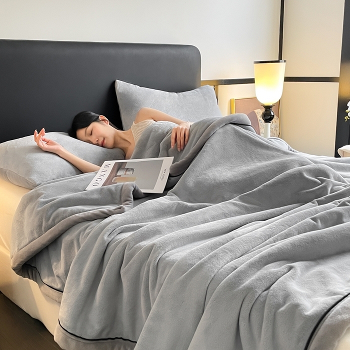 91家纺网 家纺一手货源 找家纺 欧邦 2025新款加厚牛奶绒毛毯多功能盖毯毯子-素颜系列 素颜-雾灰