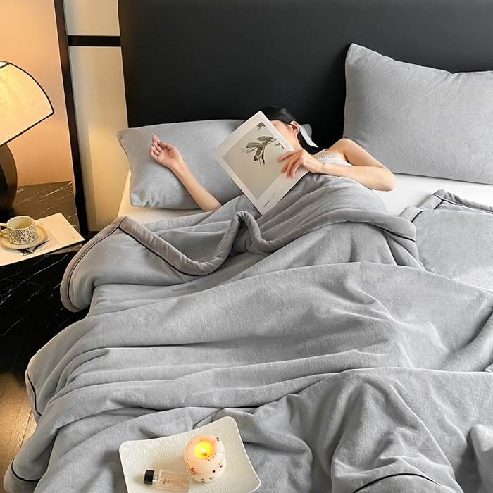 91家纺网 家纺一手货源 找家纺 欧邦 2025新款加厚牛奶绒毛毯多功能盖毯毯子-素颜系列 素颜-雾灰