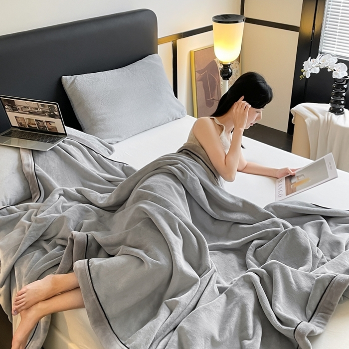 91家纺网 家纺一手货源 找家纺 欧邦 2025新款加厚牛奶绒毛毯多功能盖毯毯子-素颜系列 素颜-雾灰