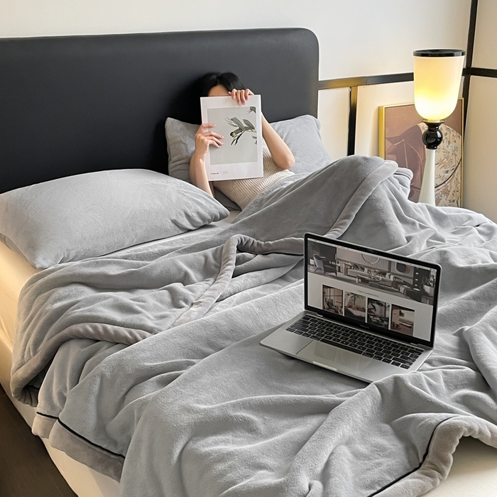 91家纺网 家纺一手货源 找家纺 欧邦 2025新款加厚牛奶绒毛毯多功能盖毯毯子-素颜系列 素颜-雾灰