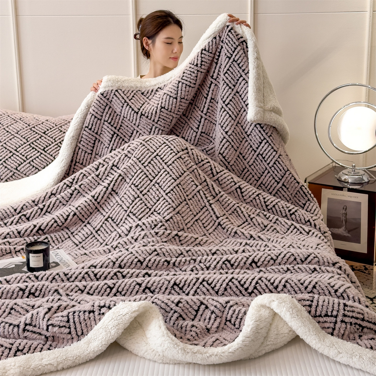 91家纺网 家纺一手货源 找家纺 欧邦 2025新款提花暖阳绒羊羔绒毛毯多功能盖毯-梦境系列 梦境-粉玉