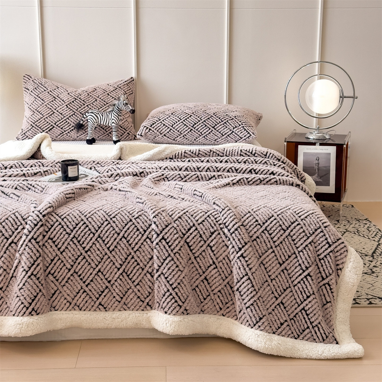 91家纺网 家纺一手货源 找家纺 欧邦 2025新款提花暖阳绒羊羔绒毛毯多功能盖毯-梦境系列 梦境-粉玉