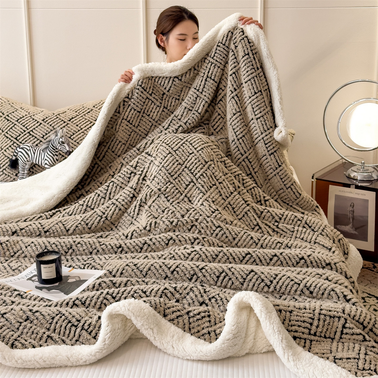 91家纺网 家纺一手货源 找家纺 欧邦 2025新款提花暖阳绒羊羔绒毛毯多功能盖毯-梦境系列 梦境-米驼