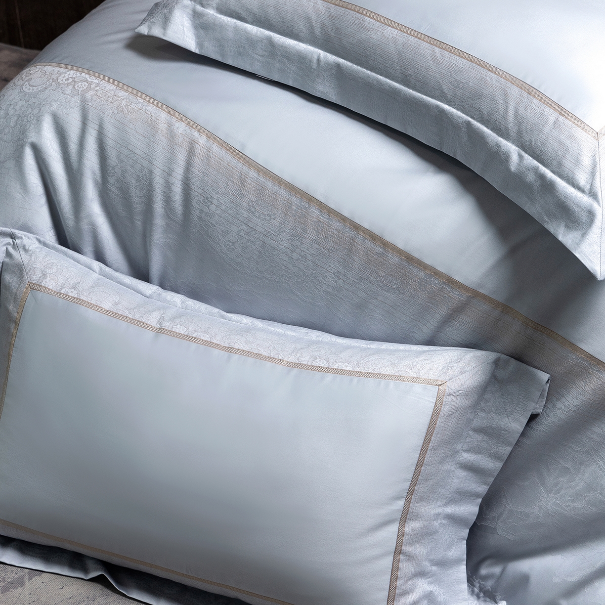 91家纺网 家纺一手货源 找家纺 太古汇家居 2025新款高精密提花四件套-玛吉拉系列 玛吉拉-蓝