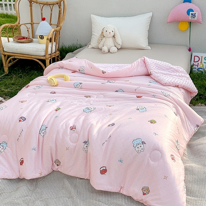 91家纺网 家纺一手货源 找家纺 小芽家居 2025新款A类豆豆被 甜梦粉