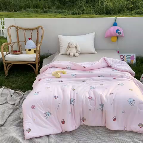 91家纺网 家纺一手货源 找家纺 小芽家居 2025新款A类豆豆被 甜梦粉