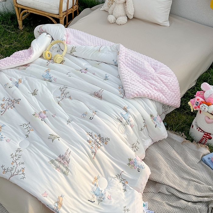 91家纺网 家纺一手货源 找家纺 小芽家居 2025新款A类豆豆被 仙踪漫游