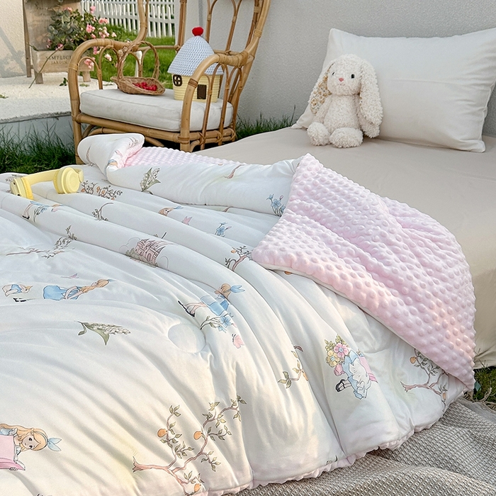 91家纺网 家纺一手货源 找家纺 小芽家居 2025新款A类豆豆被 仙踪漫游