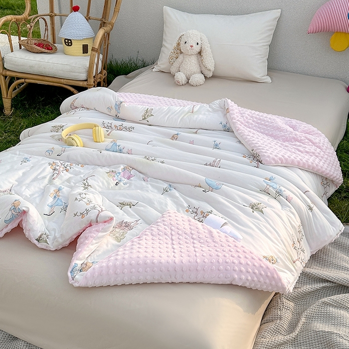 91家纺网 家纺一手货源 找家纺 小芽家居 2025新款A类豆豆被 仙踪漫游